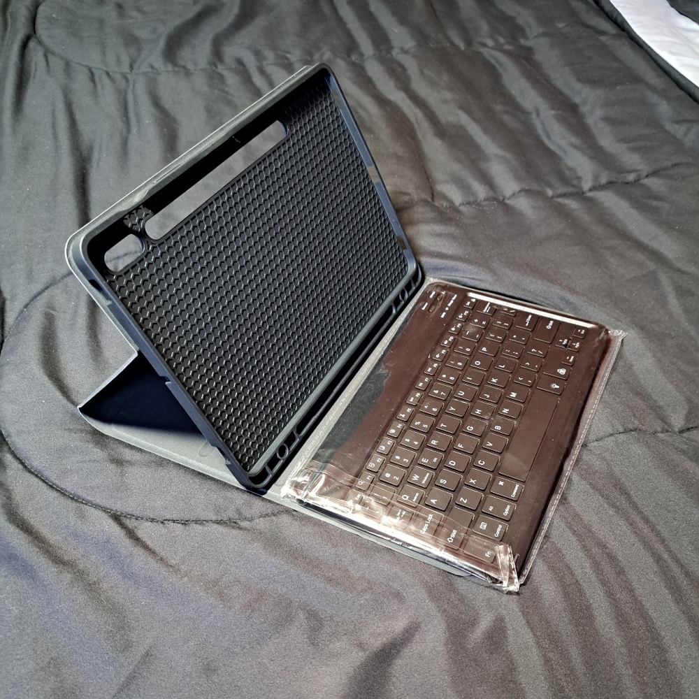 Tablet Case With Magnetic Bluetooth Keyboard For 10 Inch Tablet